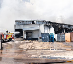 Importaco activa su plan de continuidad tras el incendio de la planta de almendras en Vall d’Alba