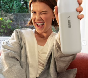BRITA se asocia con Millie Bobby Brown para impulsar el consumo de agua filtrada