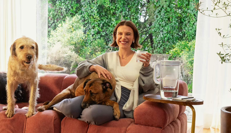 BRITA se asocia con Millie Bobby Brown para impulsar el consumo de agua filtrada