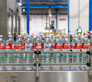Importaco Waters avanza en ventas y centra las inversiones en la planta de AguaDoy