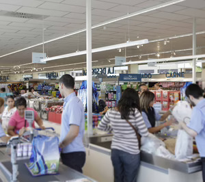 El sector de Gran Consumo mantiene la cautela a pesar de cerrar el primer cuatrimestre en positivo