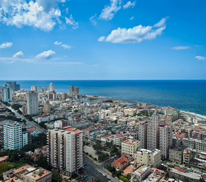 Las cadenas españolas revisan su actividad en Cuba