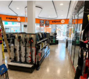 Unebsa refuerza su presencia en Ibiza con una nueva tienda Expert
