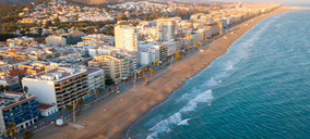 Aqua Hotel Group firma con el Ayuntamiento de Calafell una permuta para levantar un hotel
