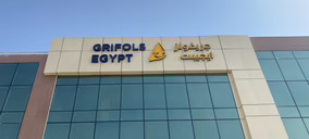 Grifols anuncia una inversión de 180 M hasta 2029 para reforzar su presencia en Egipto