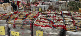 Mere cierra uno de sus supermercados y mantiene el otro, de momento