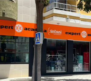 Acadesa inicia conExpert Antani la renovación de su imagen en Canarias