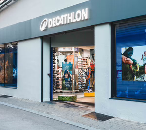 Decathlon abre su primera tienda adquirida a Intersport en España