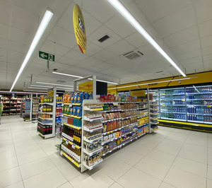 Dinosol Supermercados inicia su expansión de 2026 con aperturas en su línea de conveniencia