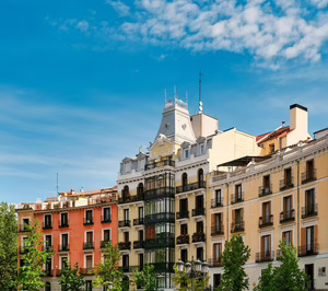 La compraventa de viviendas continúa cayendo por quinto mes consecutivo