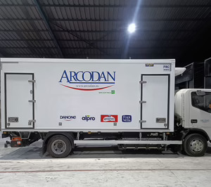 Arcodan suma a su flota un camión frigorífico eléctrico JAC para Danone