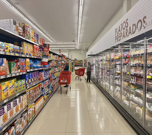 Vegalsa-Eroski transforma un antiguo supermercado de la competencia en la primera apertura del año de Familia