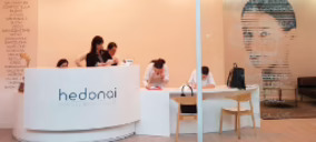 La cabecera de Hedonai inicia su disolución