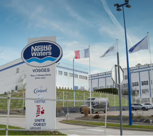 Nestlé vende el 50% de su negocio de aguas a un fondo de inversión y crea la joint venture Peranel