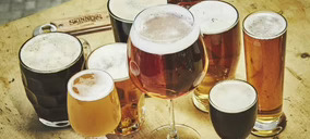 El consumo de cerveza en España se contrae y las grandes enseñas centran esfuerzos en la internacionalización y la diversificación