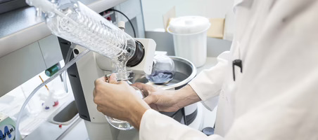 Lipotrue crece a dos dígitos y refuerza su estructura con la compra de una compañía biotecnológica