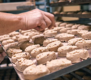 La subida de precios marca el inicio de la campaña de polvorones en Estepa