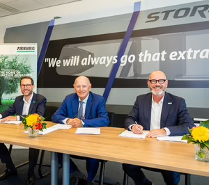 Arburg se refuerza en inyección para packaging con la compra de Stork Plastics Machinery