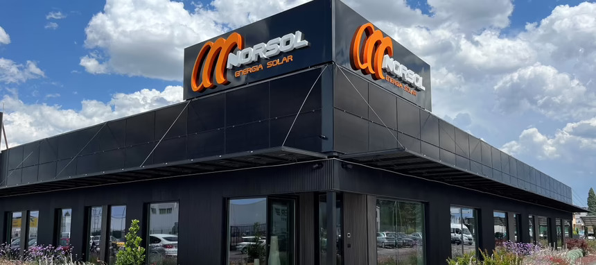 Norsol se alía con Finlight y para acelerar la descarbonización industrial con soluciones de autoconsumo