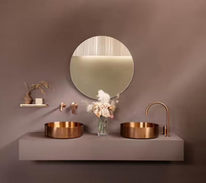 Ramón Soler presenta un nuevo lavabo metálico