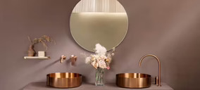 Ramón Soler presenta un nuevo lavabo metálico