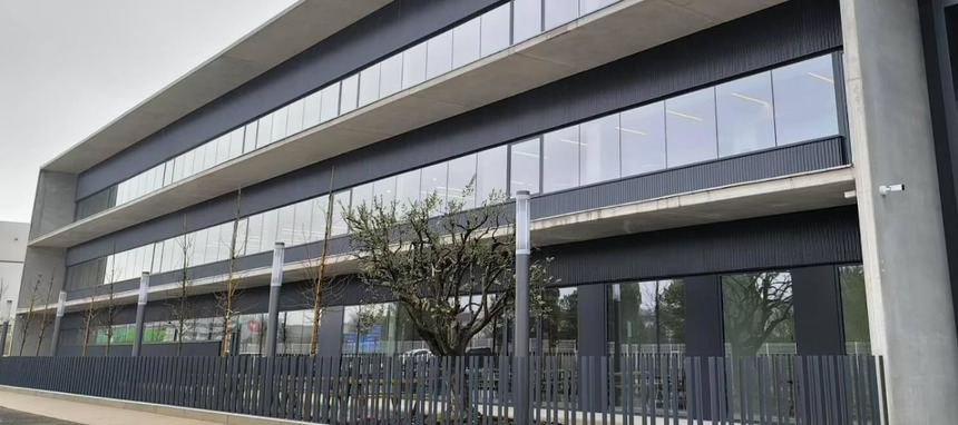 La multinacional francesa ARaymond pone en marcha una nueva planta en Cataluña