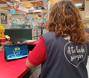 Alcampo ofrece el servicio de videointerpretación en lengua de signos SVisual en 150 hipermercados y supermercados