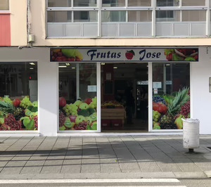 Frutas y Verduras José abre tienda y mejora sus cifras
