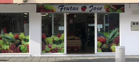 Frutas y Verduras José abre tienda y mejora sus cifras