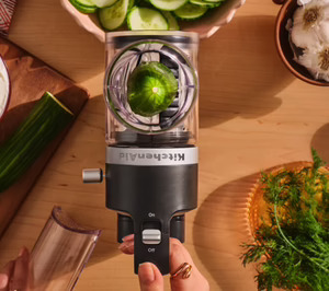 El PAE de cocina inalámbrico KitchenAid Go suma producto y color