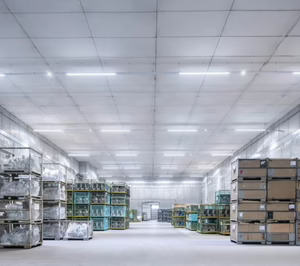 Trilux reduce hasta un 80% los costes de iluminación en el centro logístico de Raben Group en Garching