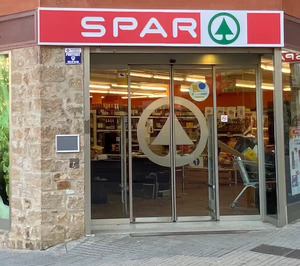 Valvi araña dos franquicias Charter a Consum en Girona y refuerza su red Spar