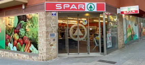 Valvi araña dos franquicias Charter a Consum en Girona y refuerza su red Spar