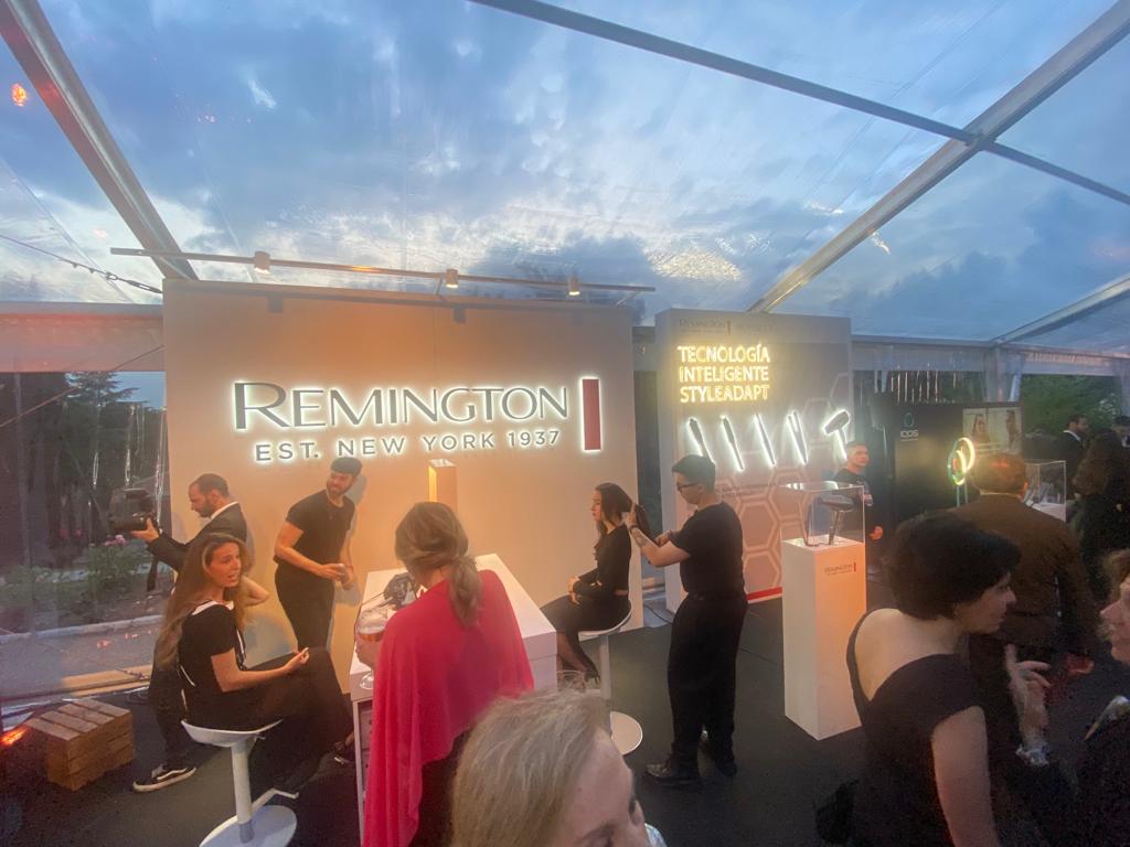 Remington instala un corner de belleza en el aniversario de Vanitatis